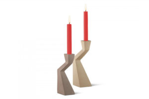 Zwei Kerzenständer in ZICZAC Form